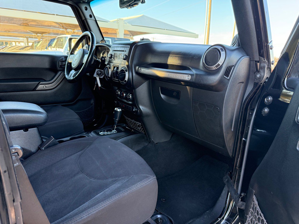 2013 Jeep Wrangler Unlimited Image 15