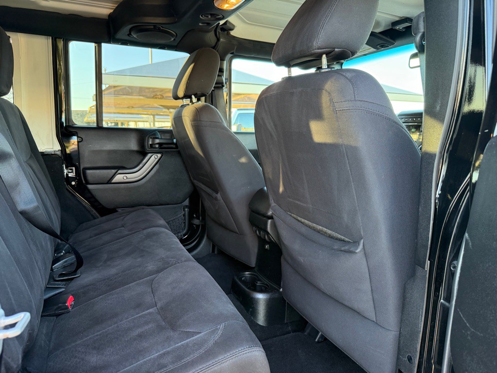 2013 Jeep Wrangler Unlimited Image 16