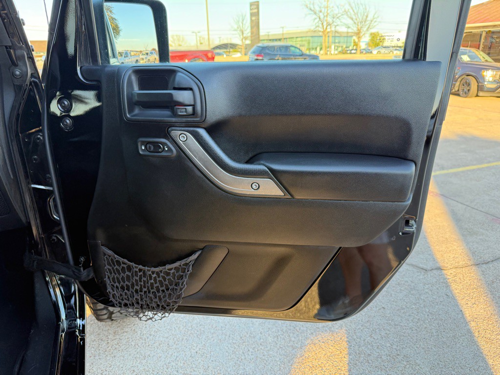 2013 Jeep Wrangler Unlimited Image 20