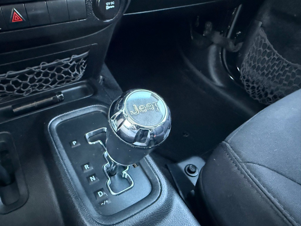 2013 Jeep Wrangler Unlimited Image 21