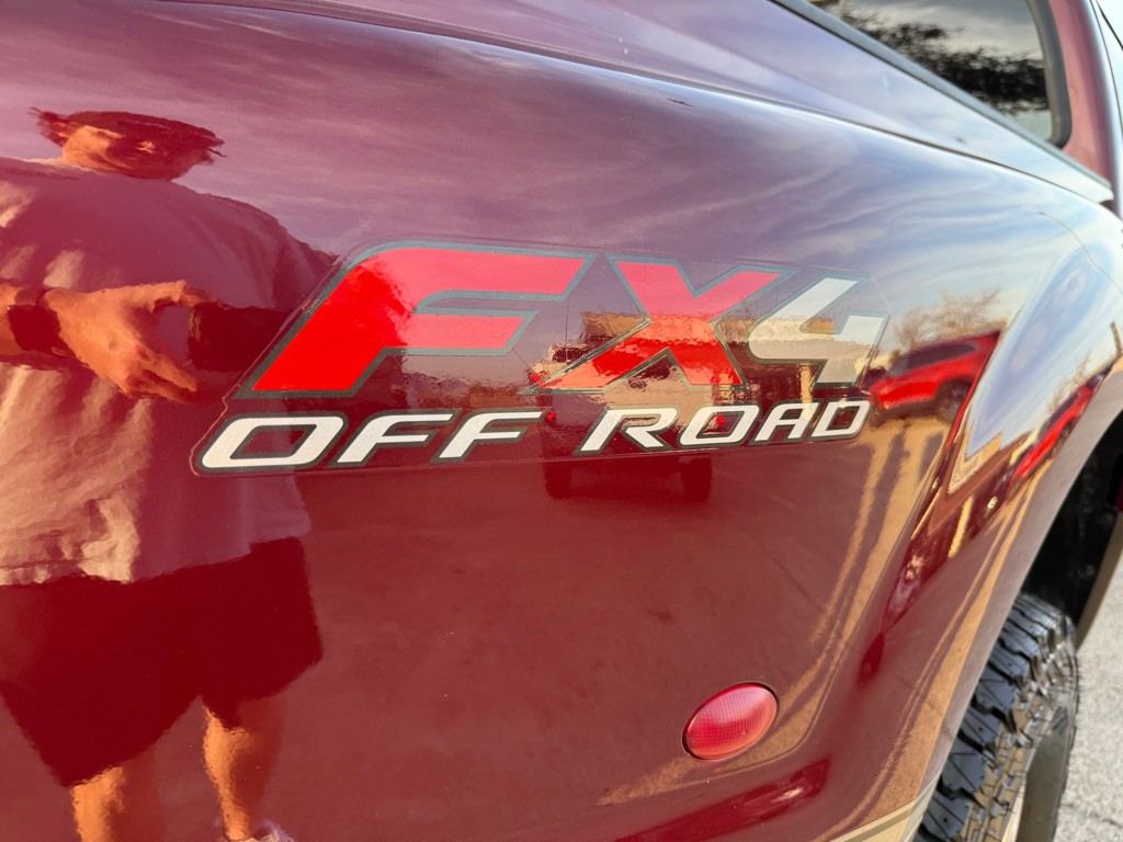 2004 Ford F-350 Image 9