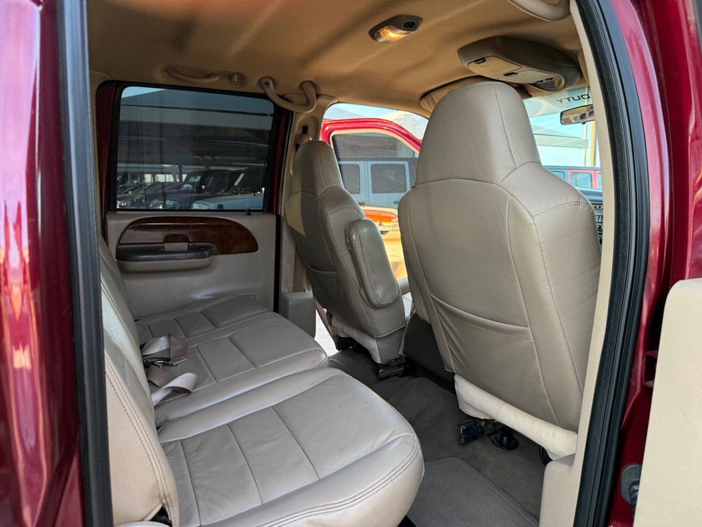 2004 Ford F-350 Image 18
