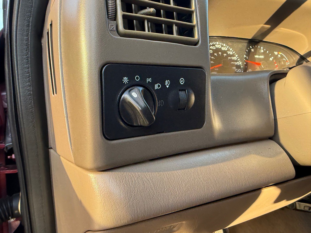 2004 Ford F-350 Image 21