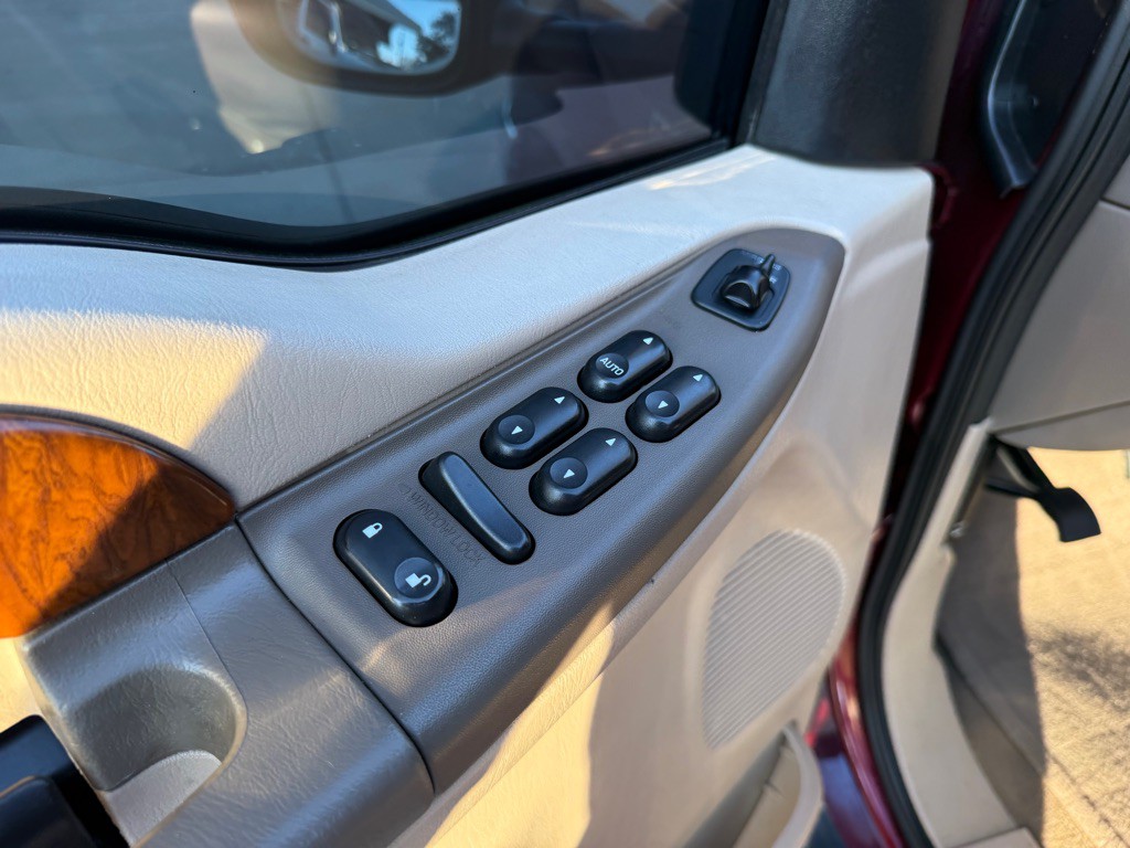 2004 Ford F-350 Image 22