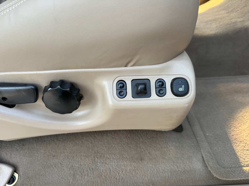 2004 Ford F-350 Image 24