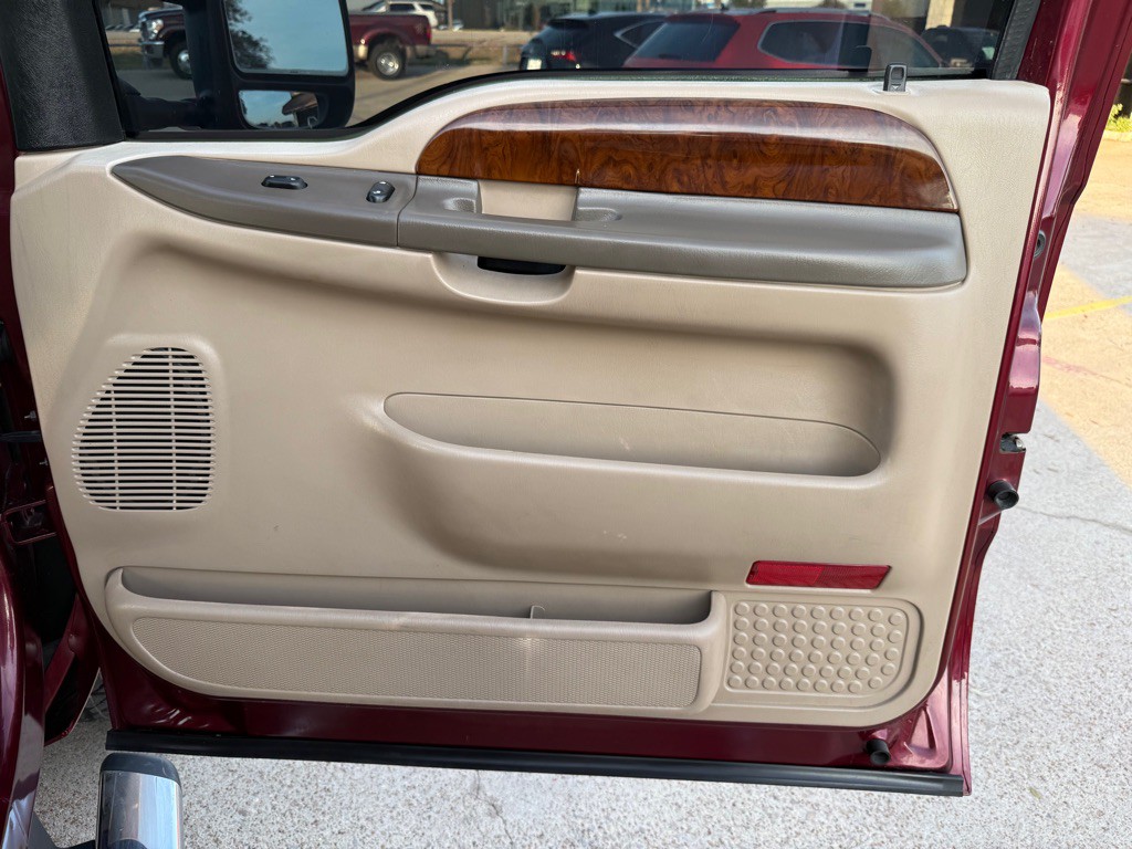 2004 Ford F-350 Image 26