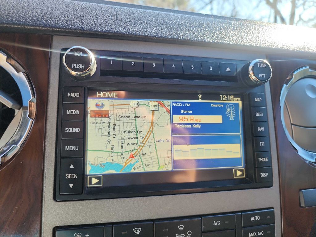 2011 Ford F-250 Image 25