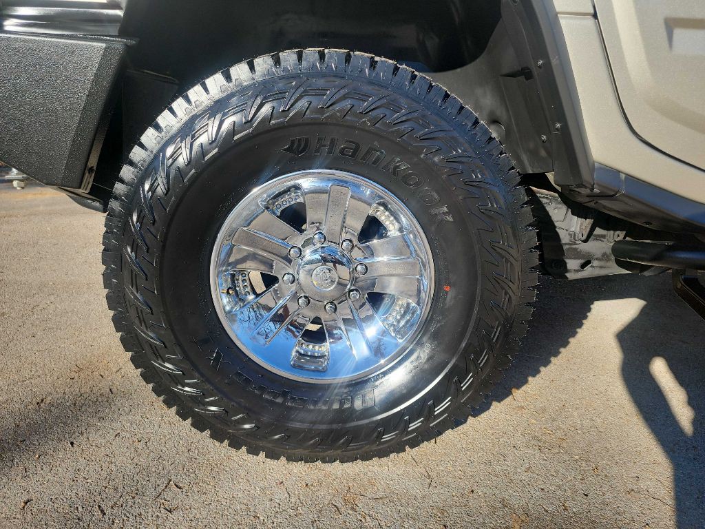 2005 HUMMER H2 Image 9