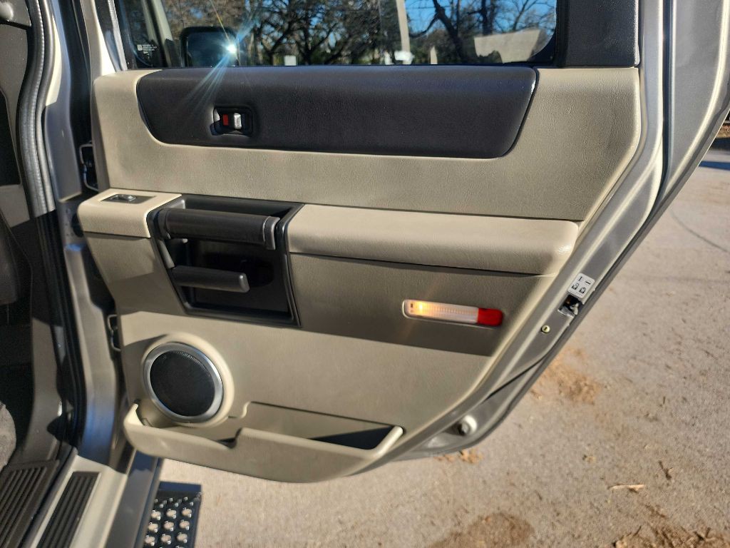 2005 HUMMER H2 Image 29