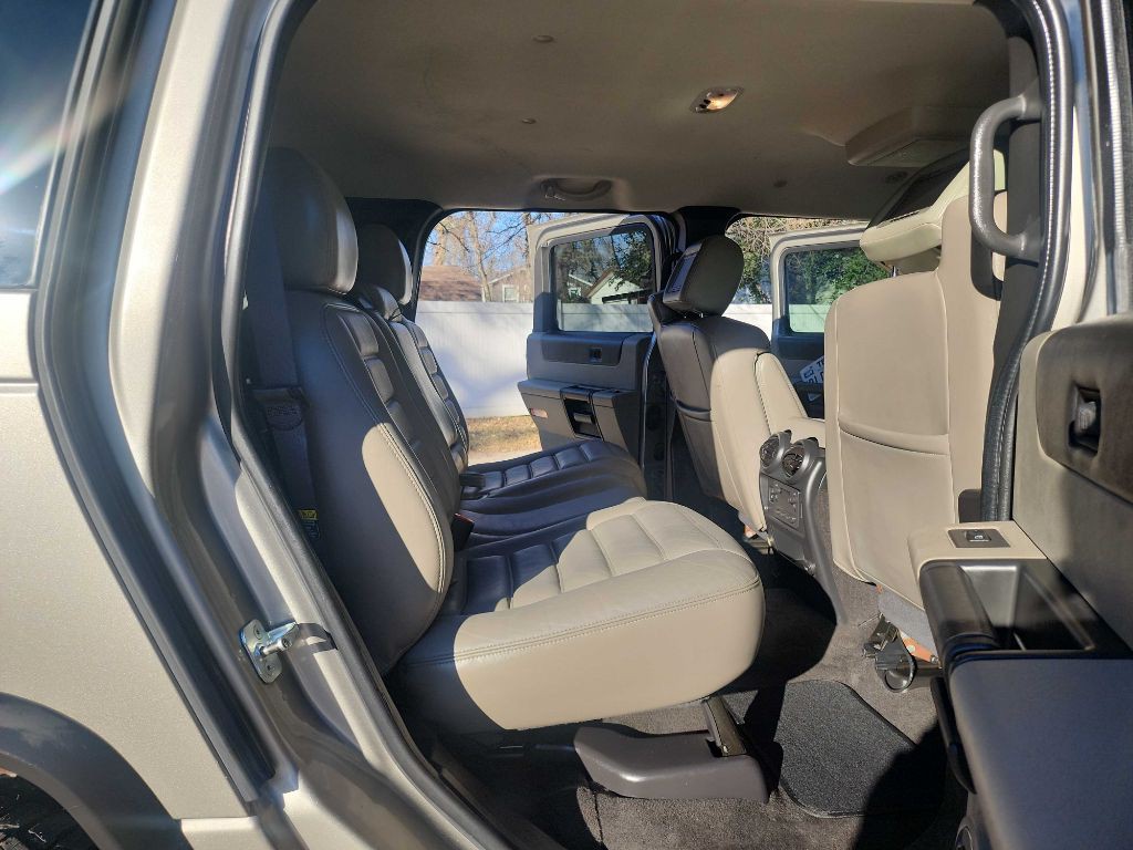2005 HUMMER H2 Image 30