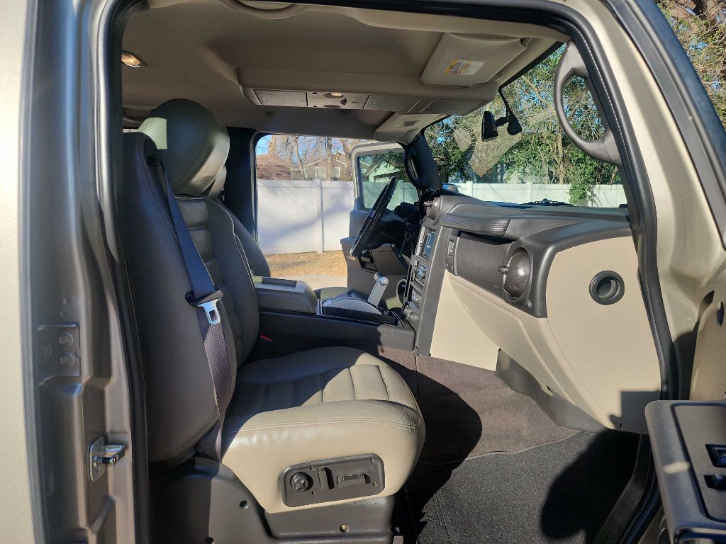 2005 HUMMER H2 Image 34