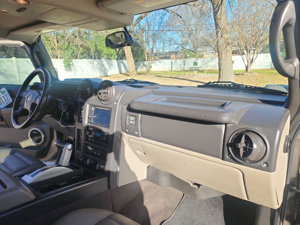 2005 HUMMER H2 Image 35