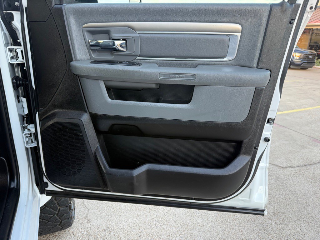 2017 RAM 3500 Image 26