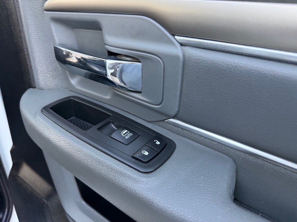 2017 RAM 3500 Image 27