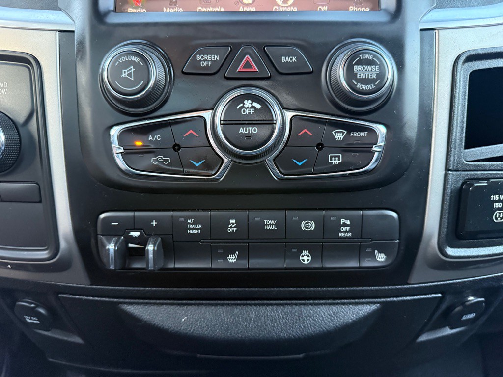 2017 RAM 3500 Image 32