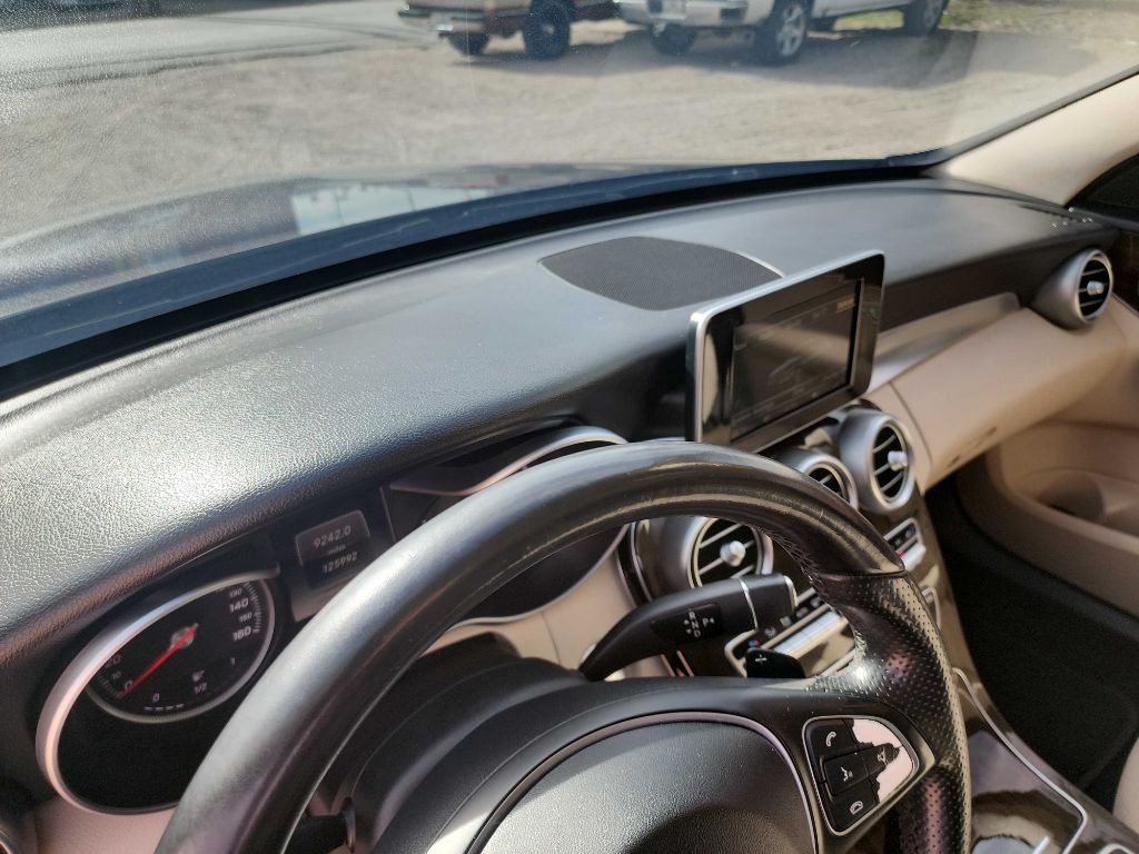 2016 Mercedes-Benz C-Class Image 16