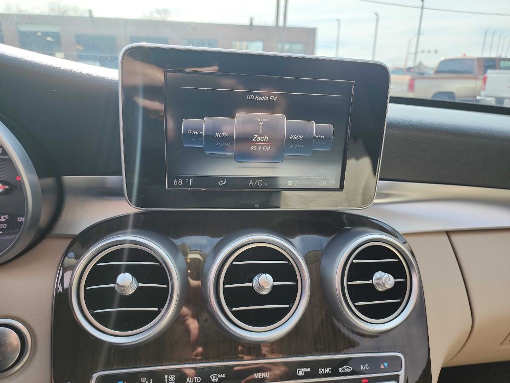 2016 Mercedes-Benz C-Class Image 19