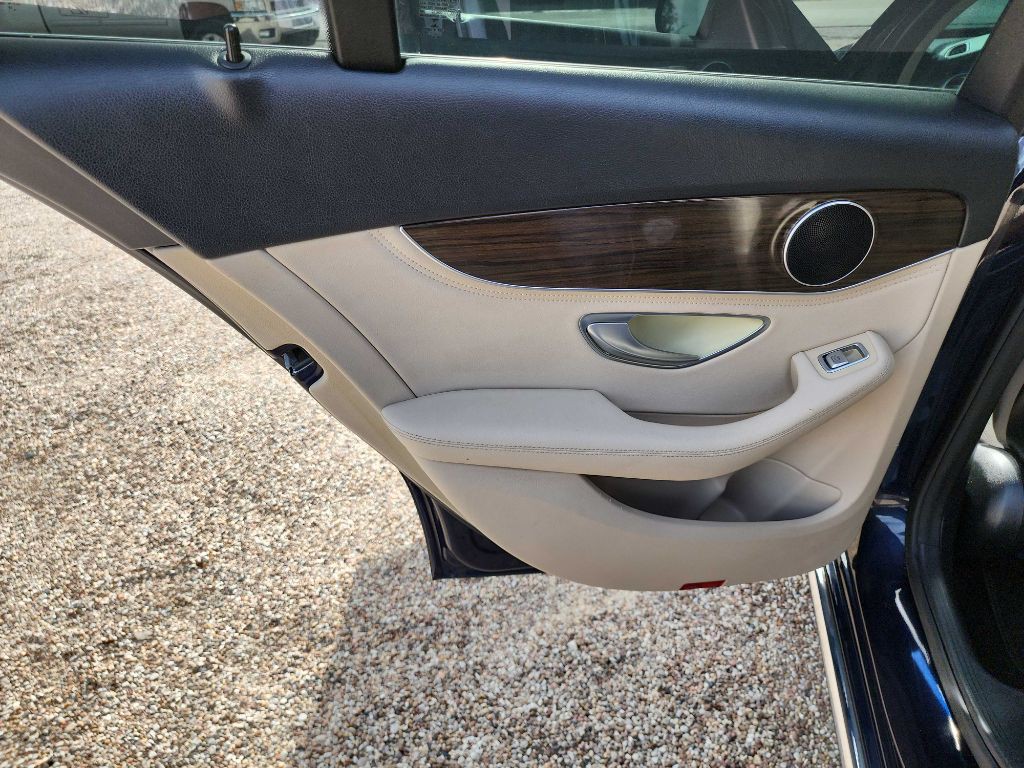 2016 Mercedes-Benz C-Class Image 22