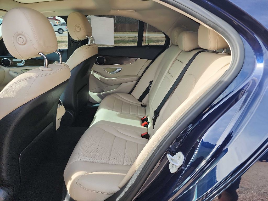 2016 Mercedes-Benz C-Class Image 25