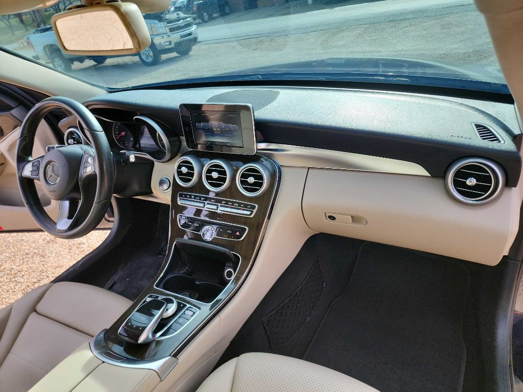 2016 Mercedes-Benz C-Class Image 31