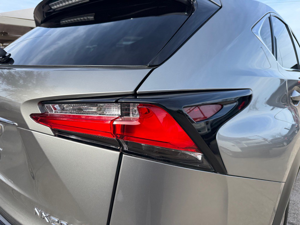 2015 Lexus NX Image 11