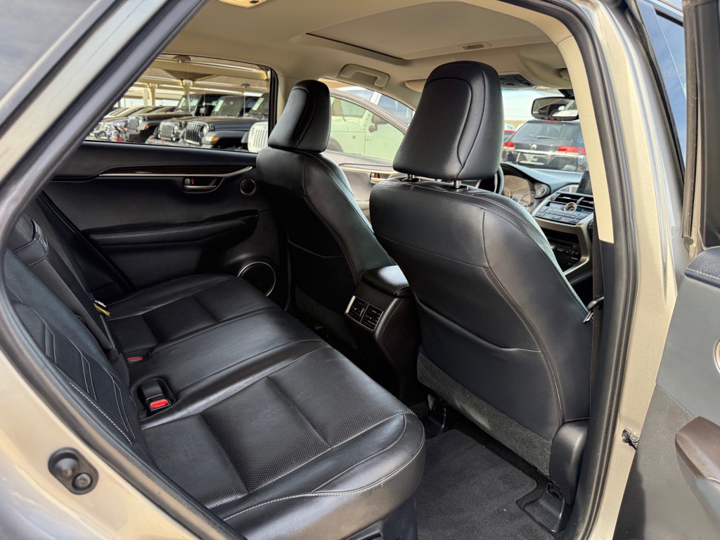 2015 Lexus NX Image 16