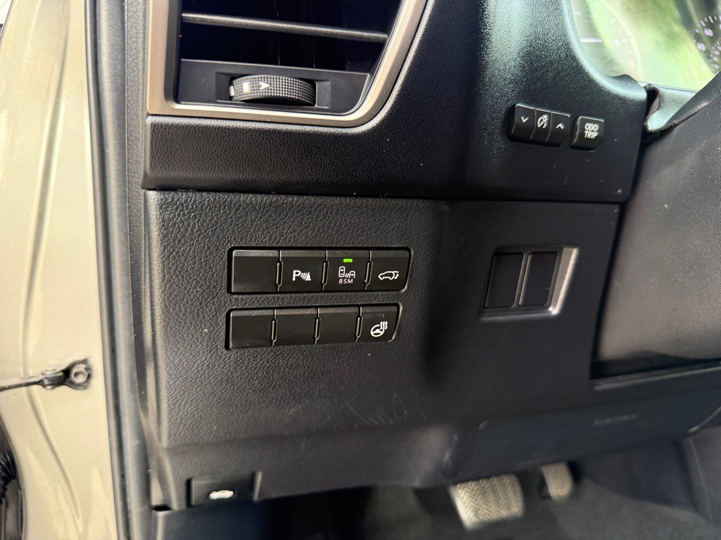 2015 Lexus NX Image 19