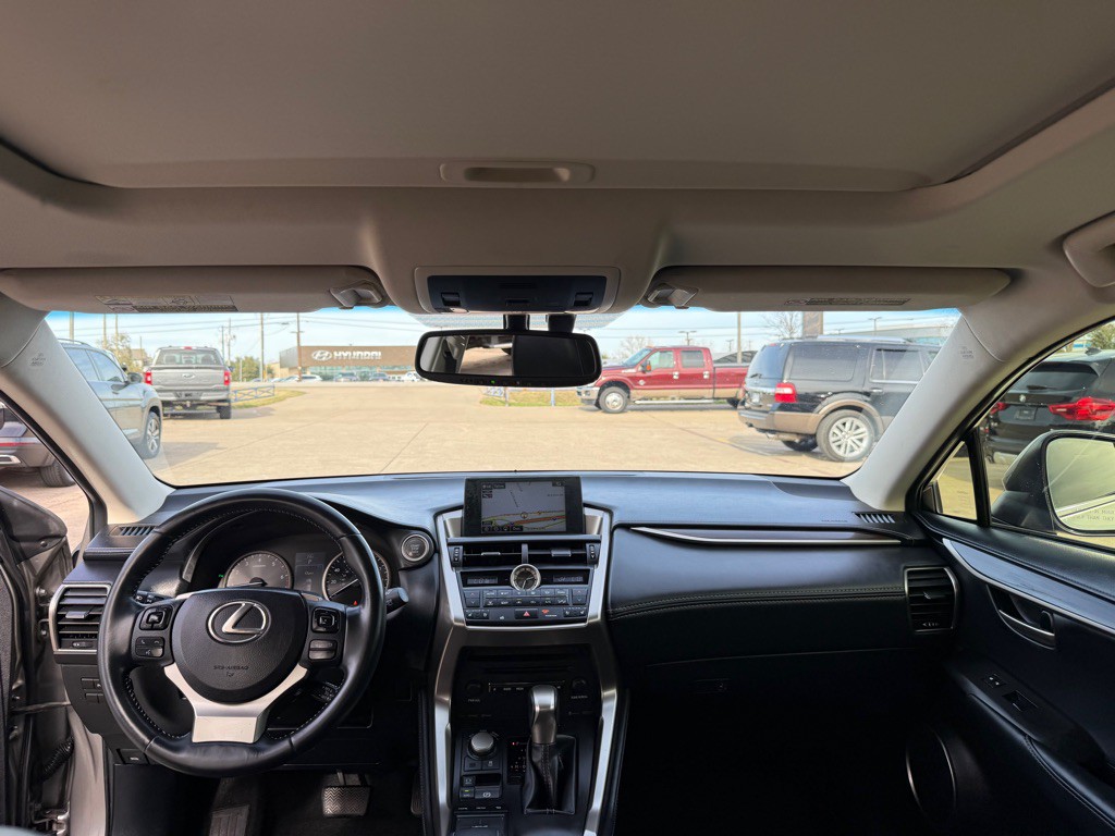 2015 Lexus NX Image 22