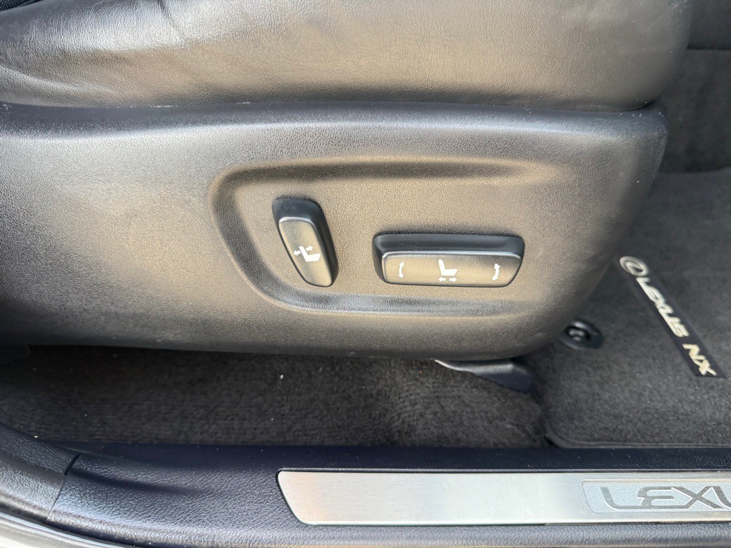 2015 Lexus NX Image 23