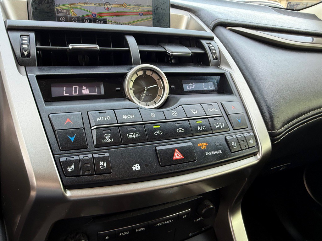 2015 Lexus NX Image 28