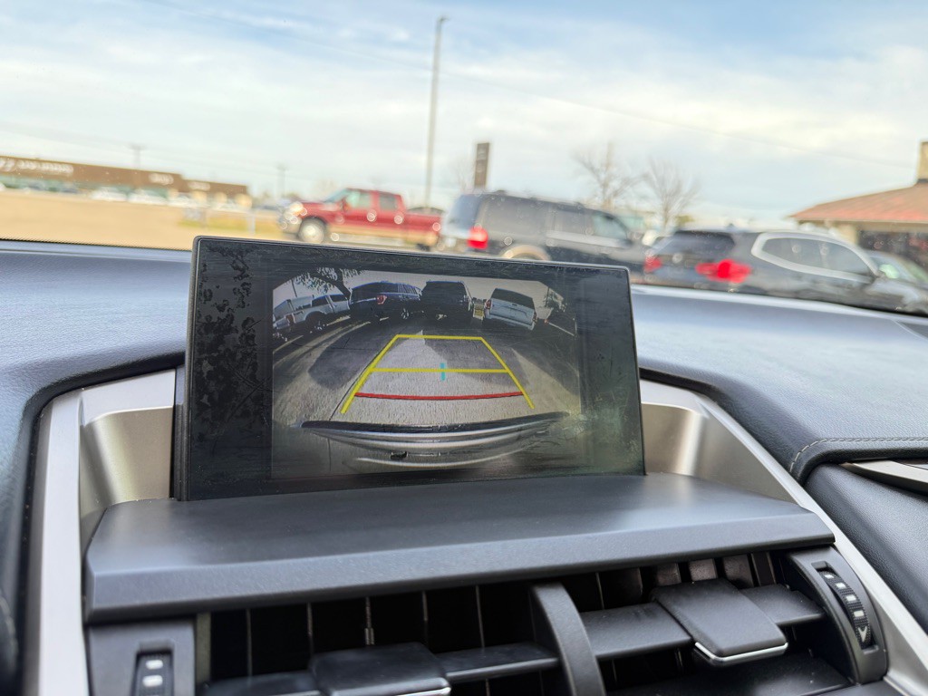 2015 Lexus NX Image 30