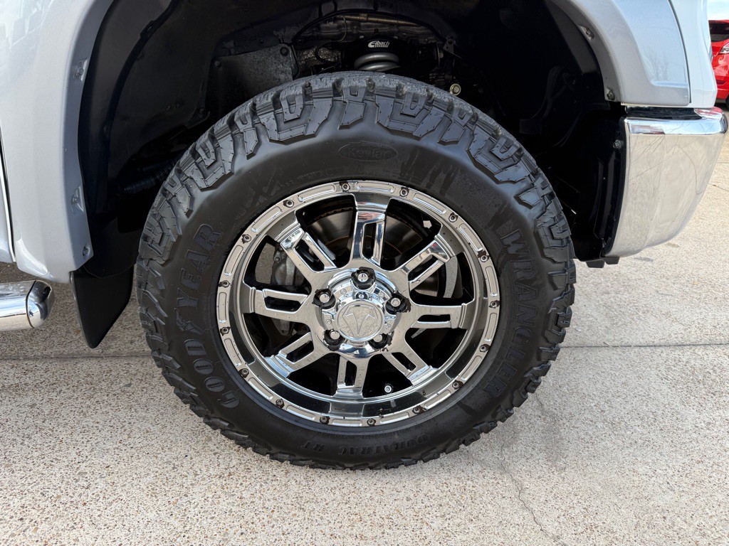 2015 Toyota Tundra Image 15