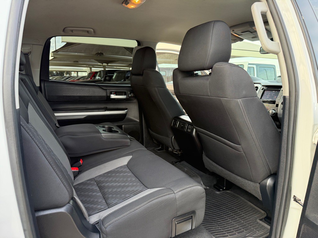2015 Toyota Tundra Image 19