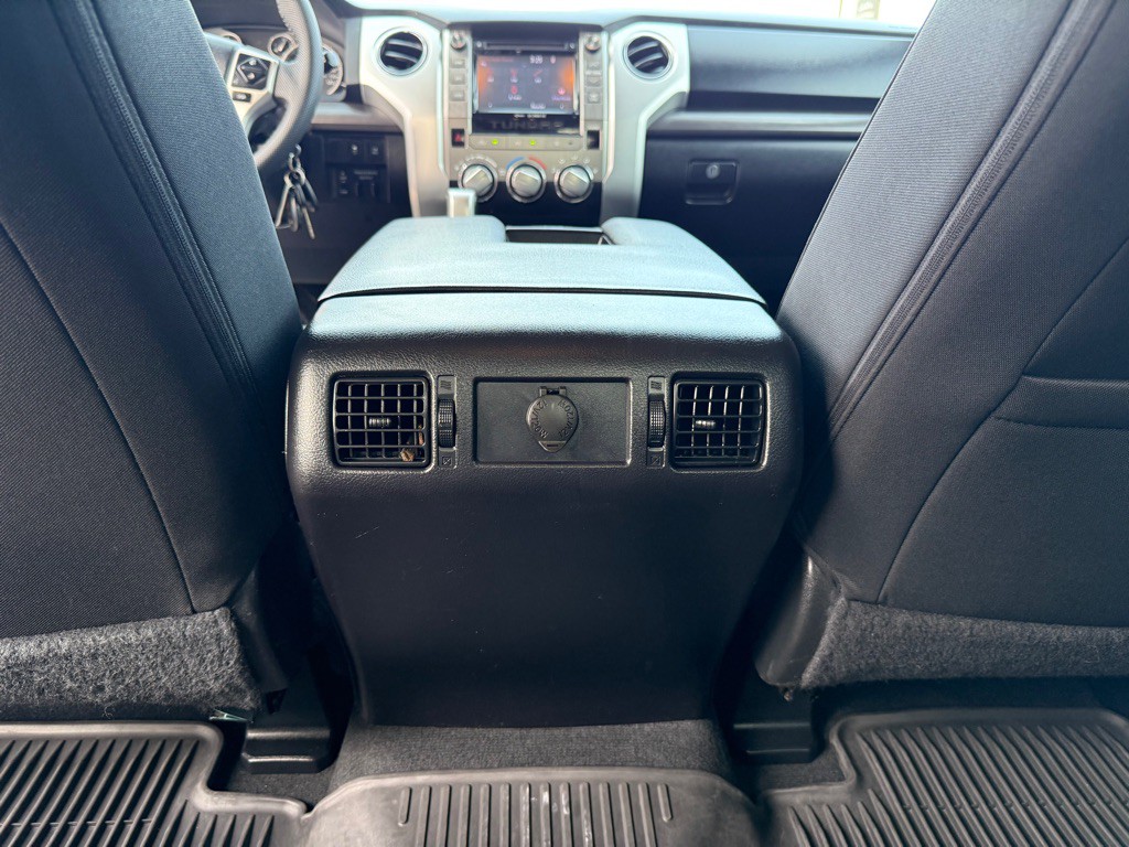 2015 Toyota Tundra Image 23