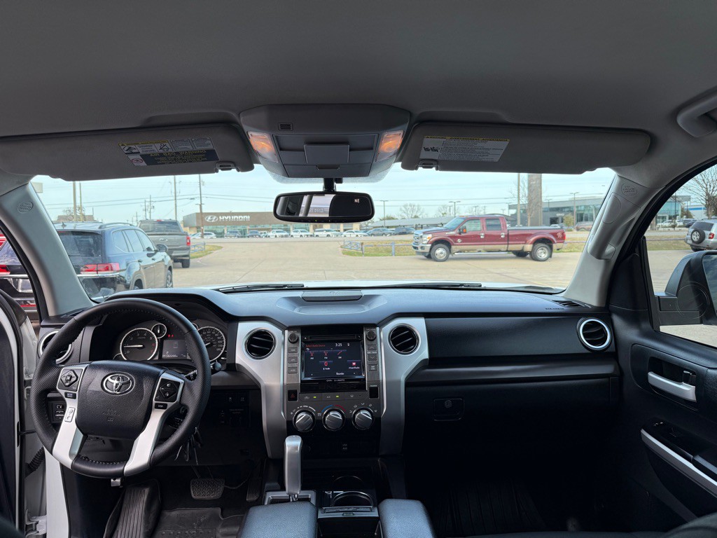 2015 Toyota Tundra Image 24
