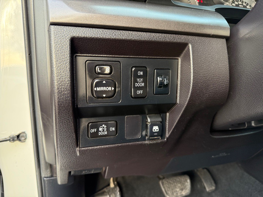 2015 Toyota Tundra Image 28