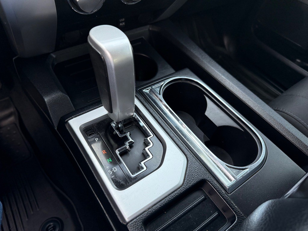 2015 Toyota Tundra Image 32