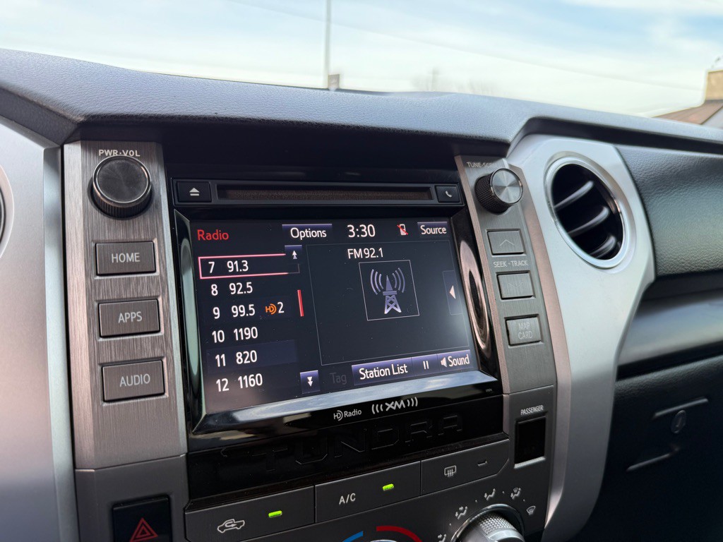 2015 Toyota Tundra Image 34