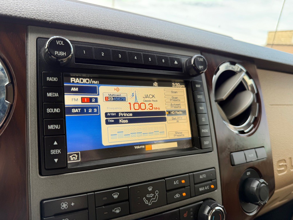 2012 Ford F-350 Image 36