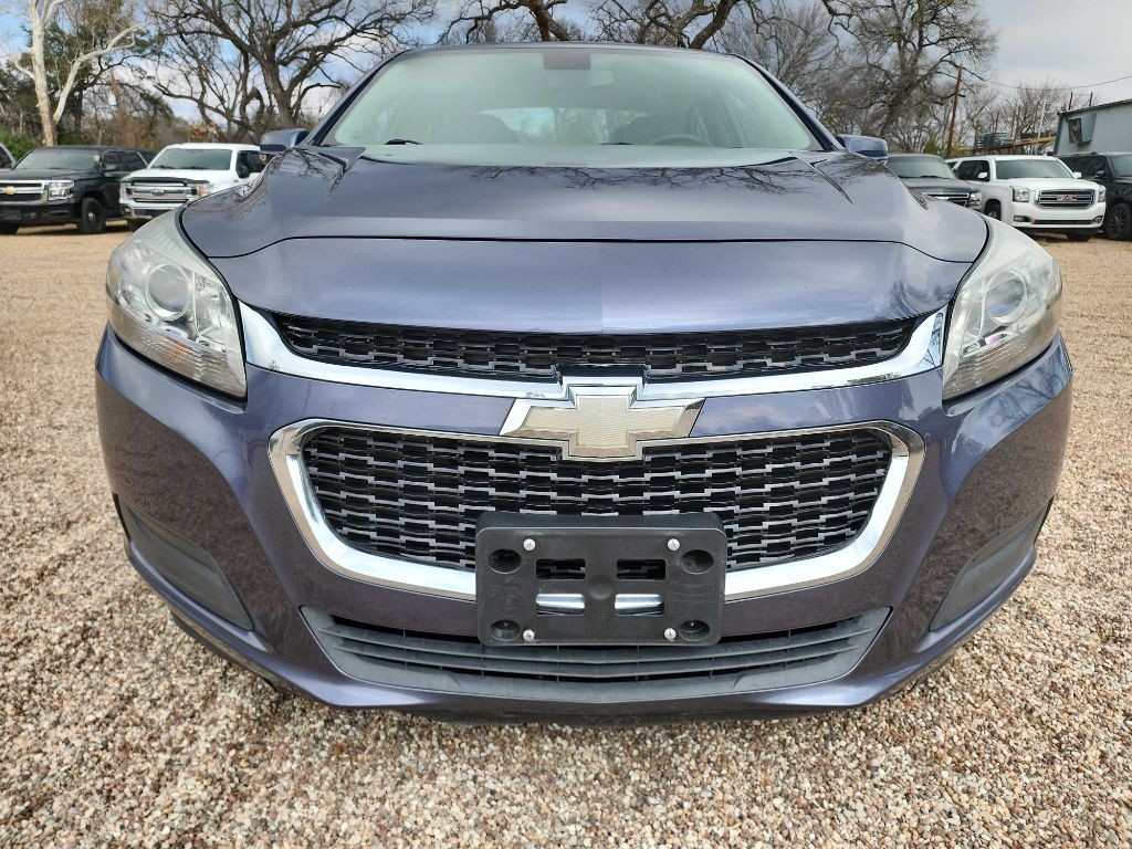 2015 Chevrolet Malibu Image 2