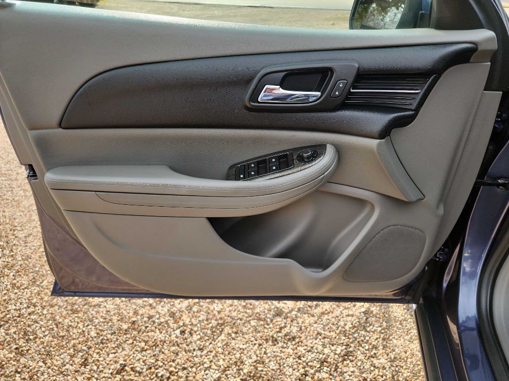 2015 Chevrolet Malibu Image 11