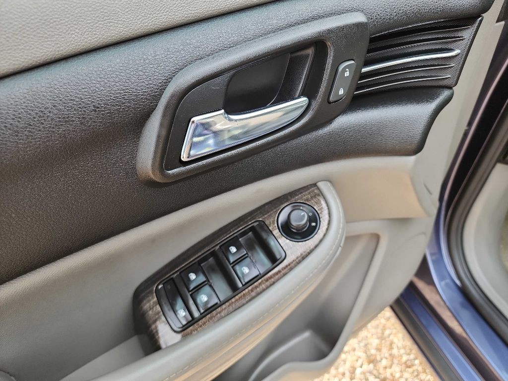 2015 Chevrolet Malibu Image 12