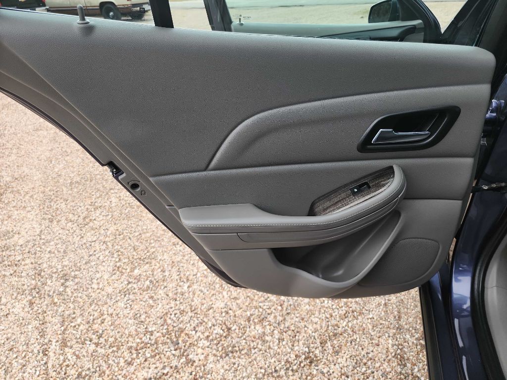 2015 Chevrolet Malibu Image 24