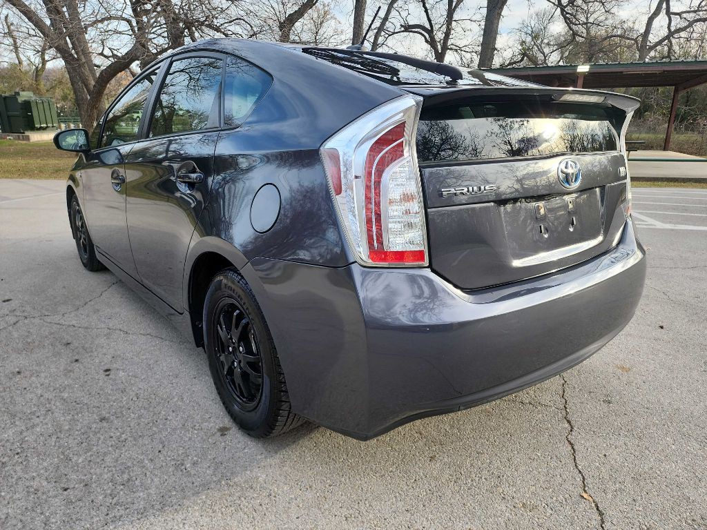 2014 Toyota Prius Image 4