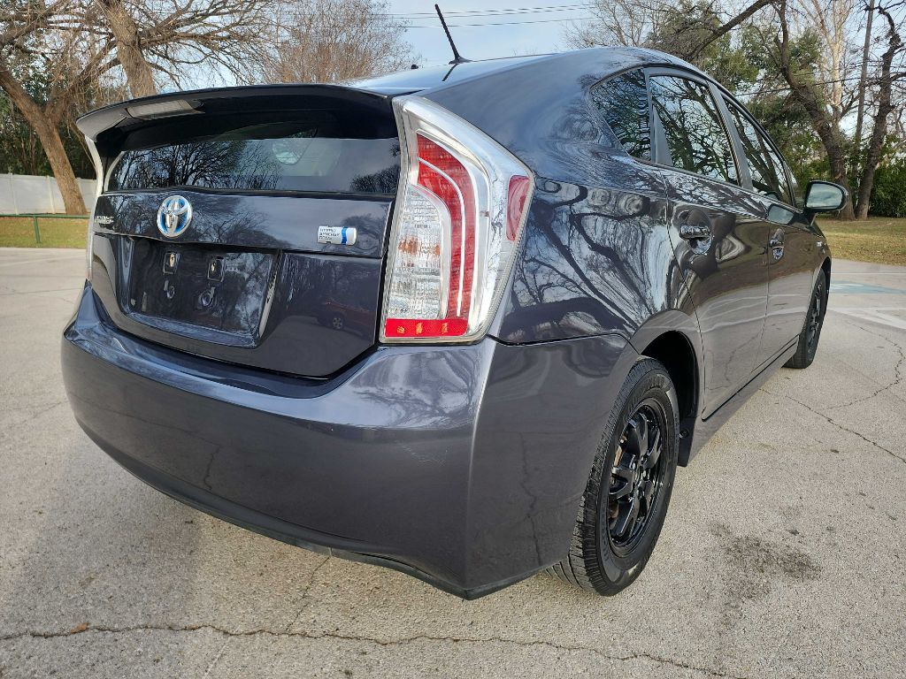 2014 Toyota Prius Image 8