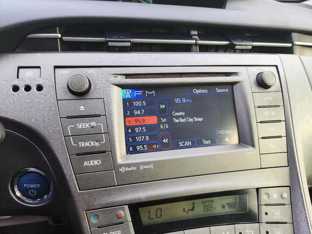 2014 Toyota Prius Image 17