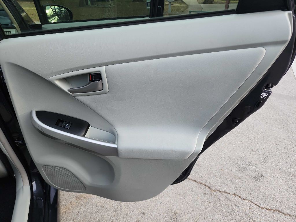 2014 Toyota Prius Image 27