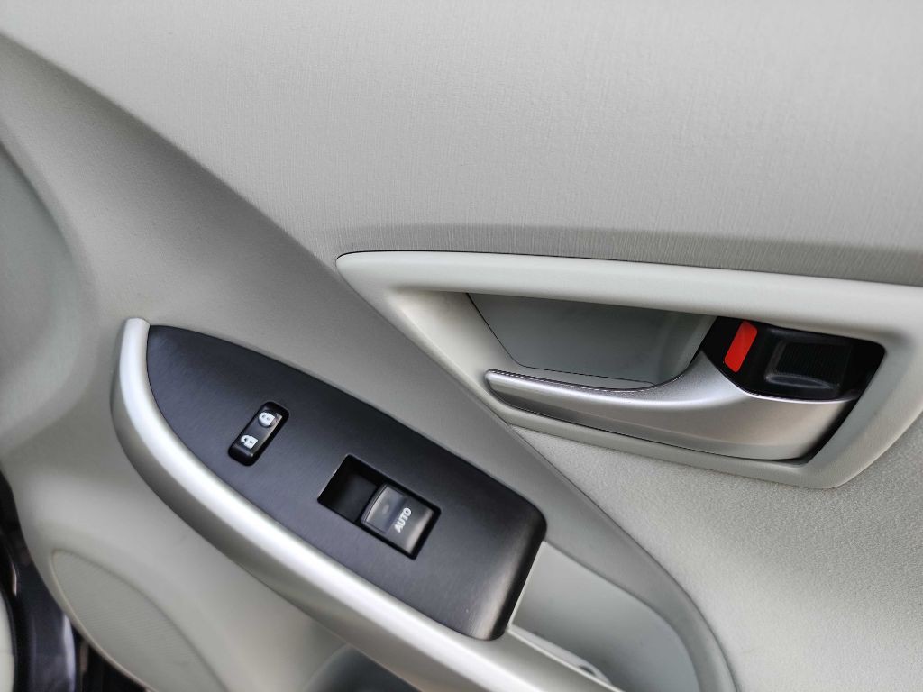 2014 Toyota Prius Image 29