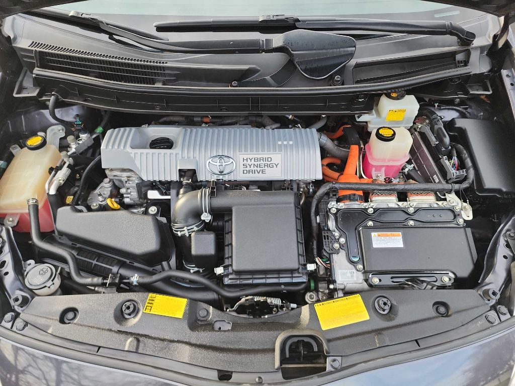 2014 Toyota Prius Image 32