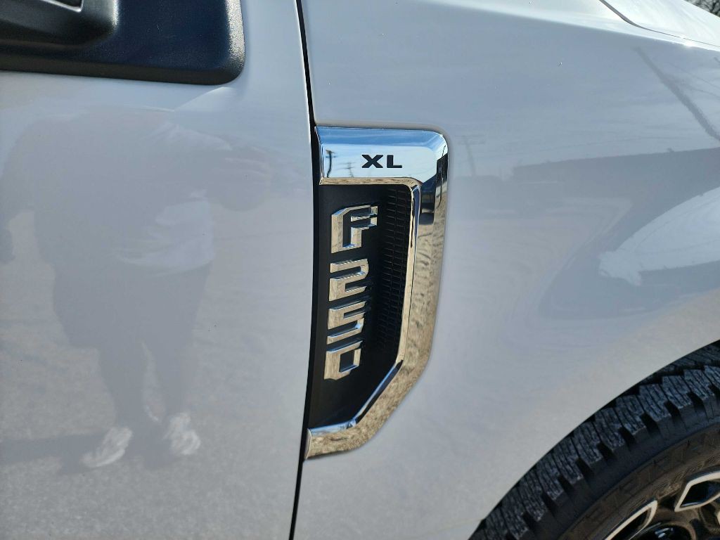 2021 Ford F-250 Image 14